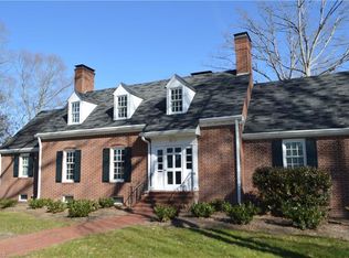 207 Robin Rd, Mount Airy, NC 27030