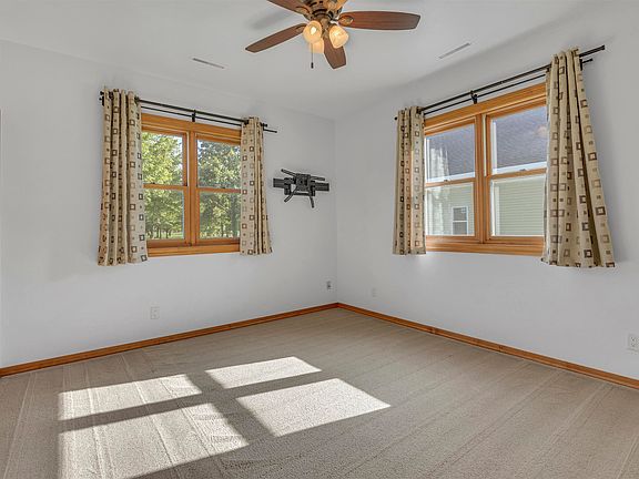 5th image of W4231 Laurel Ln