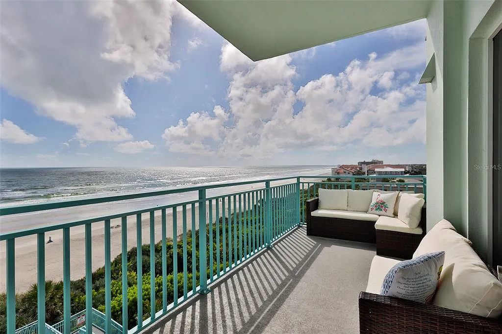 2 bed, 2.0 bath, 1197 sqft, $5,000 — Photo 1