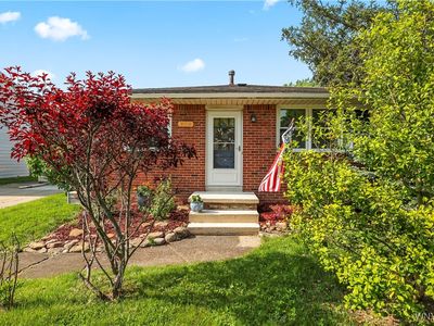 914 Reserve Rd, West Seneca, NY, 14224