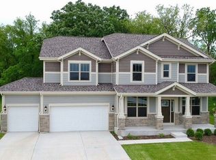 102 Flint Creek Ct, Hawthorn Woods, IL 60047