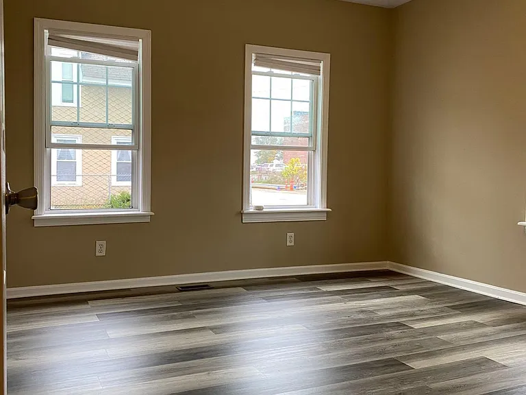 125 Walnut St #127-1/2 — Photo 10