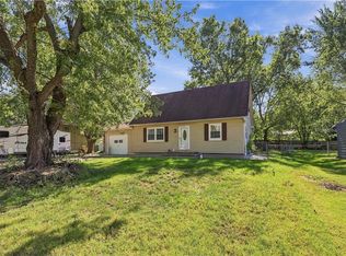 214 Cedarlane Dr, Wellsville, KS 66092