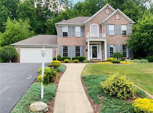 106 Neshannock Trails Dr, New Castle, PA 16105