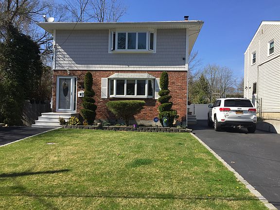 5th image of 49 Neulist Ave