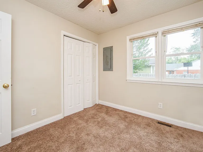 1203 Turnpike Rd — Photo 34