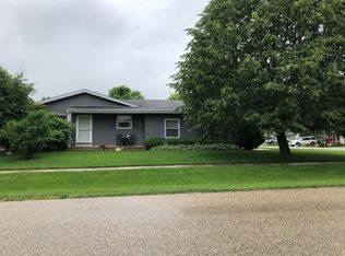 801 Uhen Ct, Burlington, WI 53105