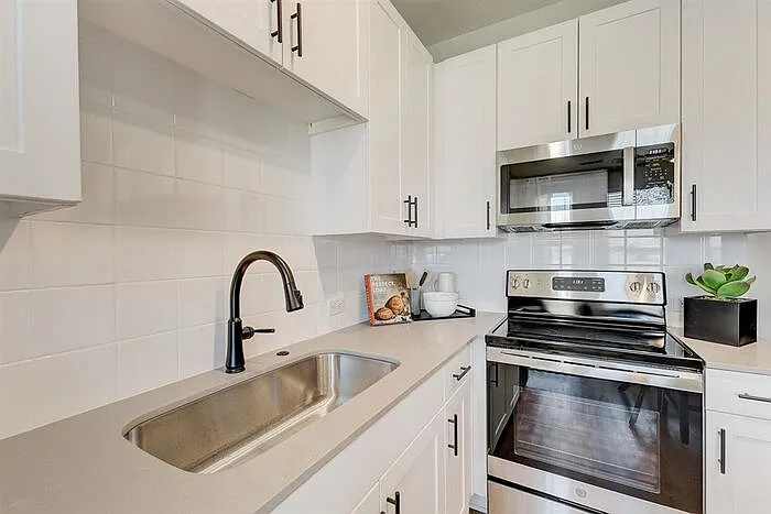 4525 Colosseum Way — Photo 19