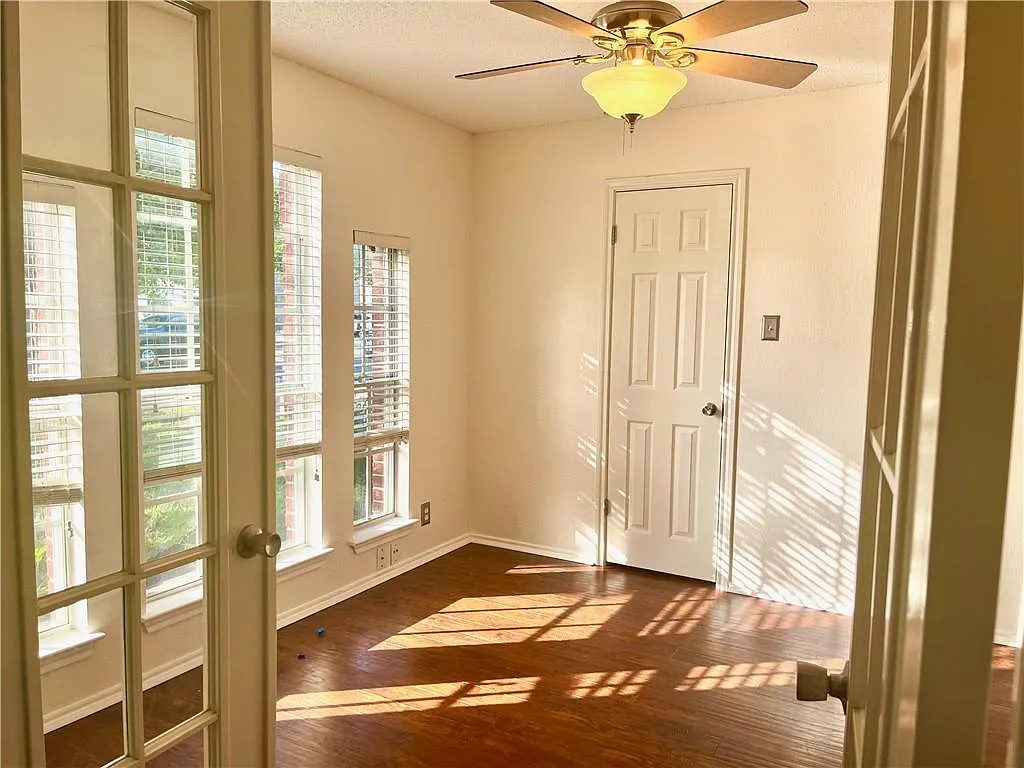 3 bed, 2.0 bath, 1666 sqft, $2,200 — Photo 3