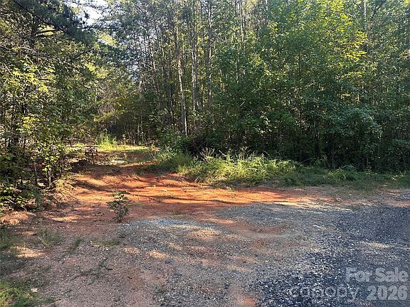 3rd image of 81 Meandering Ln
