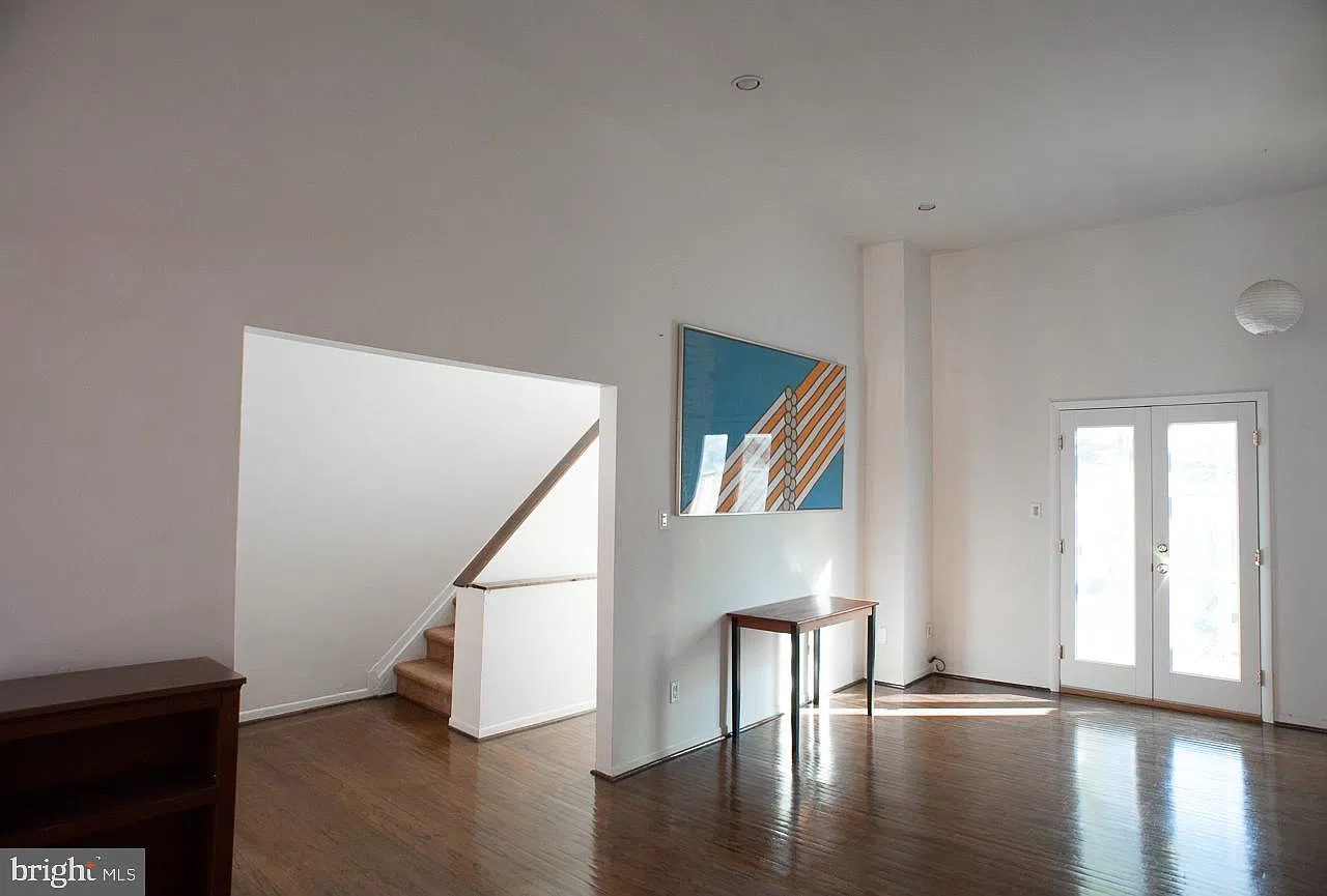 2 bed, 1.5 bath, 2000 sqft, $3,500 — Photo 3