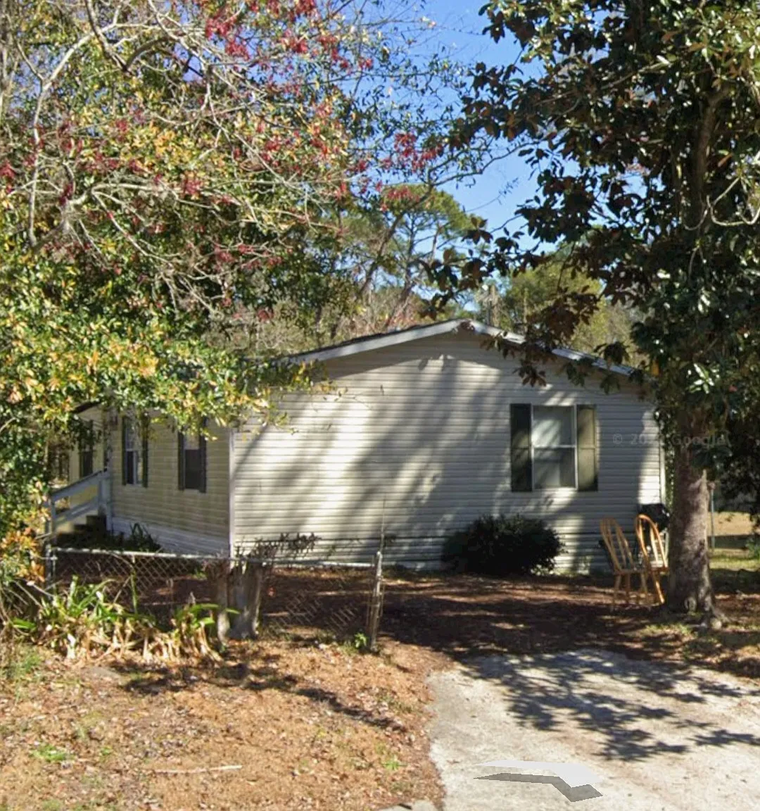 3 bed, 1152 sqft, $1,200 — Photo 1
