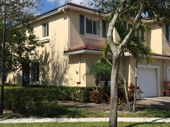 3121 N Evergreen Cir, Boynton Beach, FL 33426