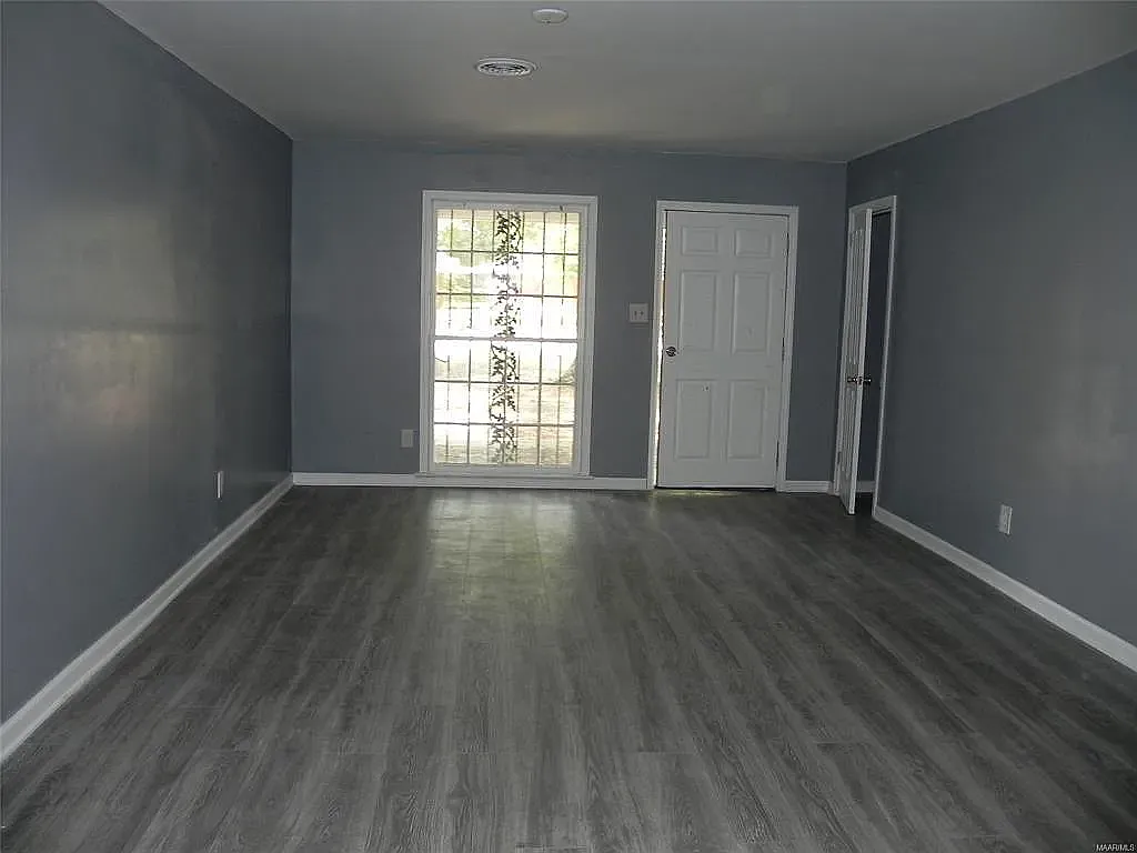 4 bed, 1296 sqft, $500 — Photo 3