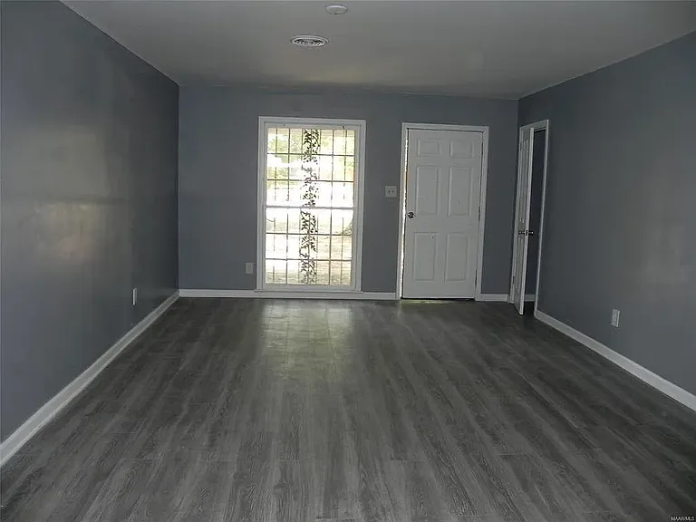 650 Wesley Dr — Photo 3