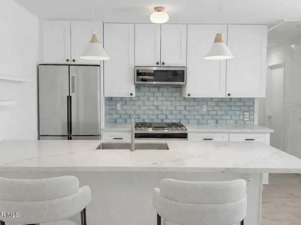 28810 Conejo View Dr, Agoura Hills, CA 91301