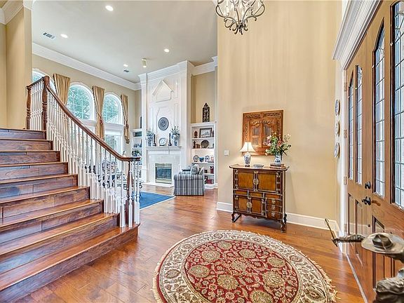 3rd image of 1305 Bent Trail Cir