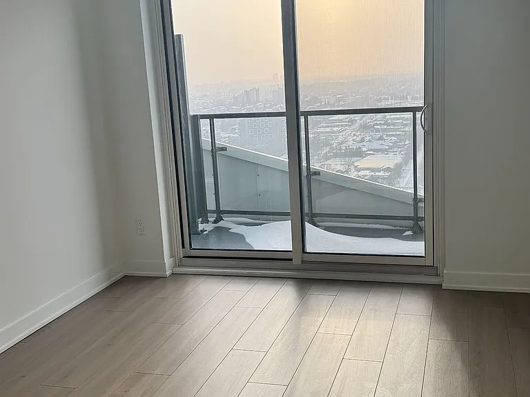 25 Wellington St S #3305 — Photo 12