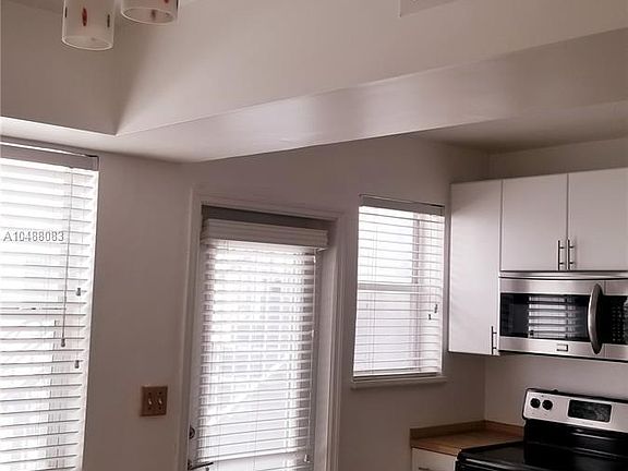 4th image of 95 S Shore Dr APT 1