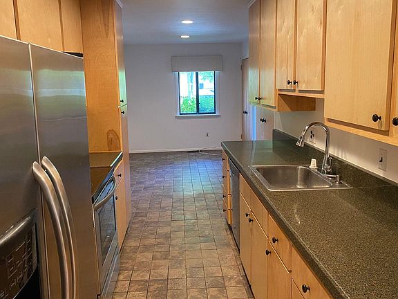 5th image of 331 Birch Ln