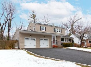 99 Clarendon Ct, Metuchen, NJ