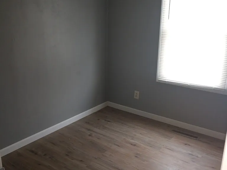 1807 Southwood Dr — Photo 4
