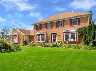 10-12 Dunlop Ct, Commack, NY 11725
