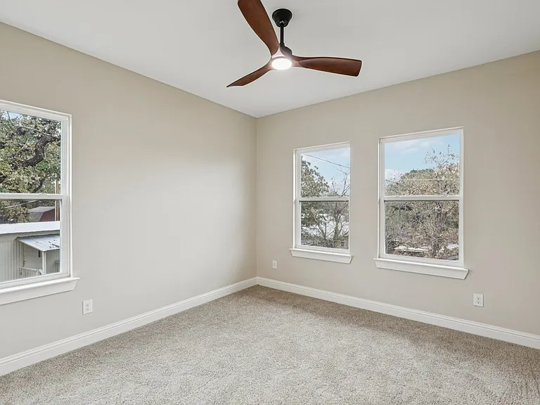 1713 Highland Dr W — Photo 15