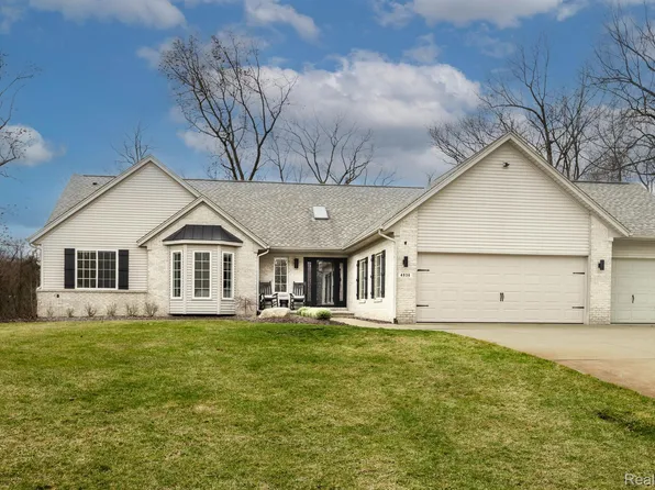 4936 Paula Ave, Clarkston, MI 48346