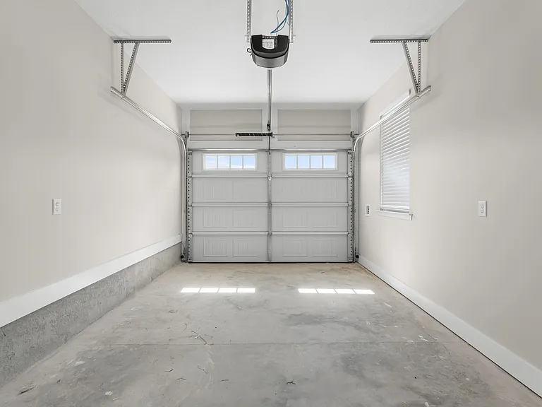 303 Latitude Ln — Photo 26