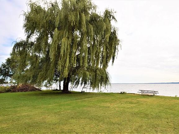 2nd image of 4 Lakeshore Dr #N8749