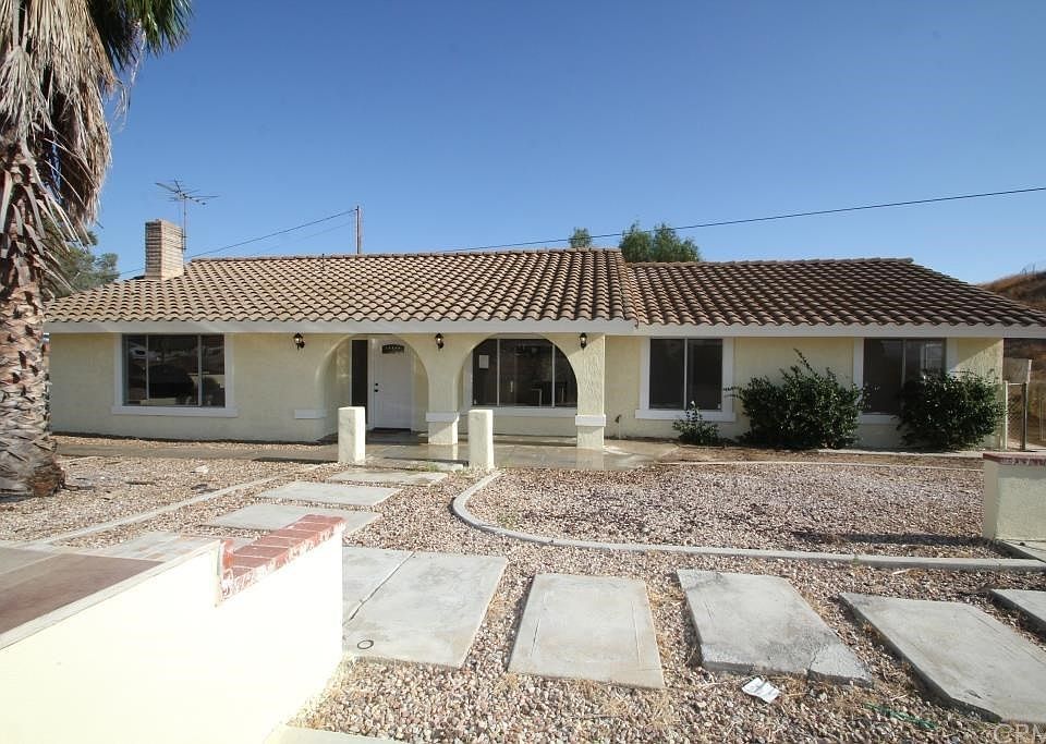 1st image of 27499 Cottonwood Ave