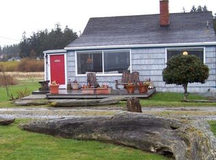 2668 Sunlight Beach Rd, Clinton, WA 98236