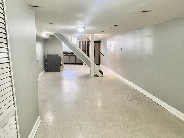 2436 E Fayette St #- — Photo 3