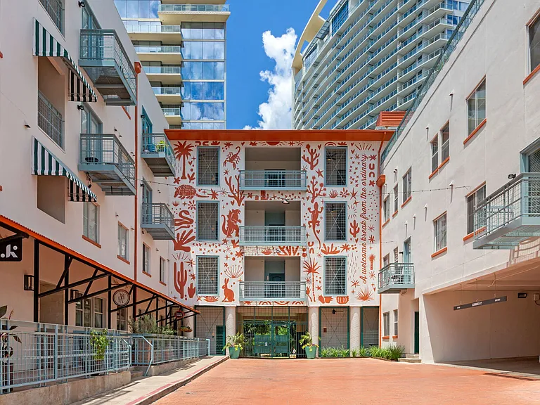 Elle West Ave — Photo 31