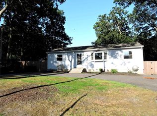 3 Newcomb Trl, Ridge, NY 11961