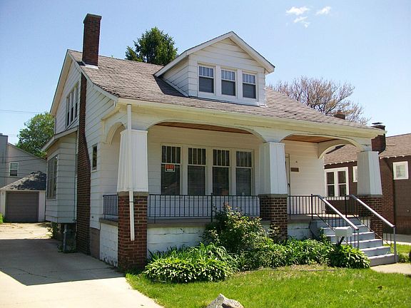 3rd image of 3118 N Main St Unit 2