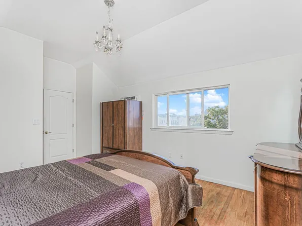 3107 Emmons Avenue image 23 of 30