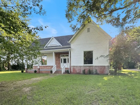 101 Baker St, Naples, TX 75568