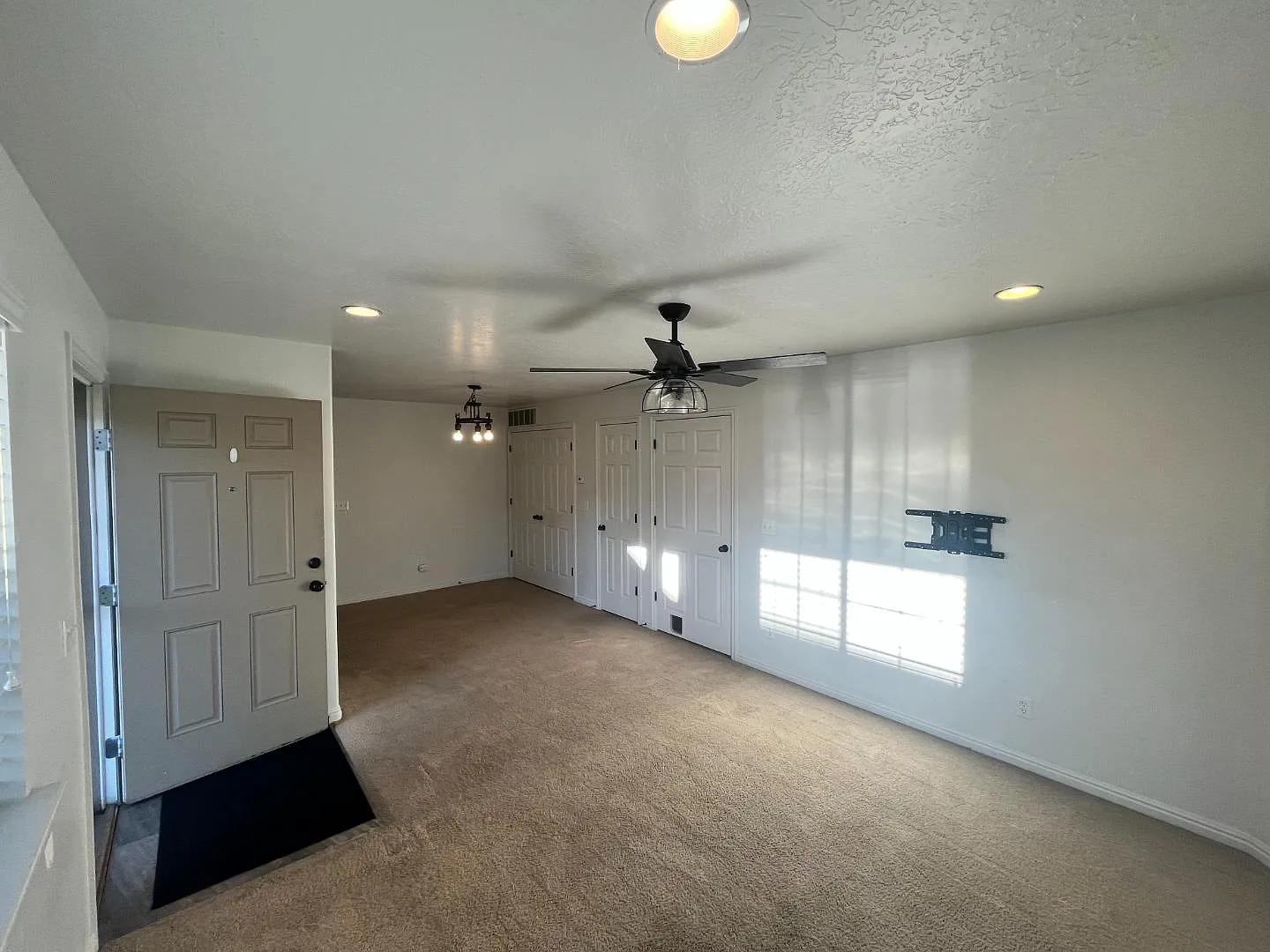 2525 W 450 S - RES — Photo 3