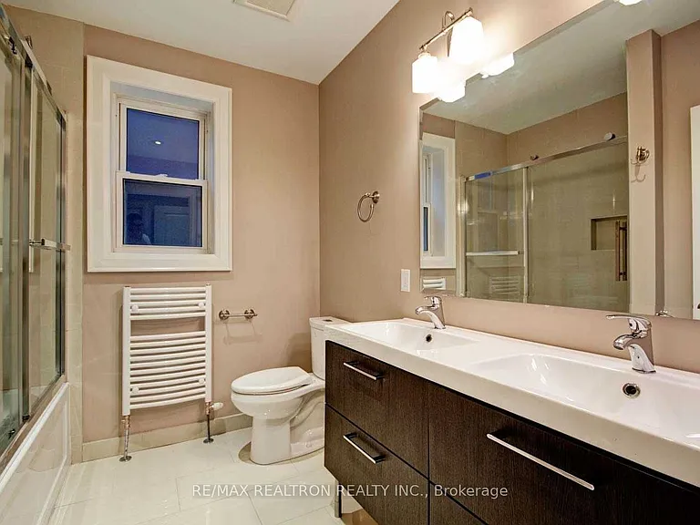 115 Chaplin Cres #2 — Photo 8