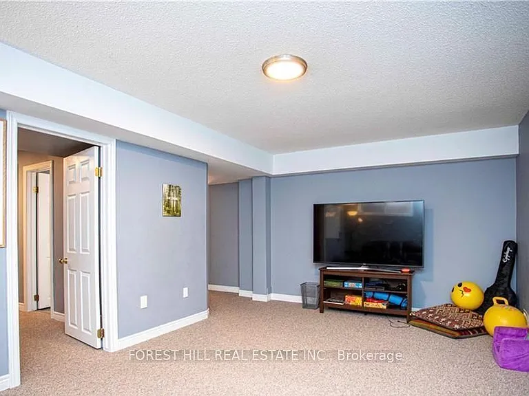 1478 Adelaide St N #23 — Photo 23