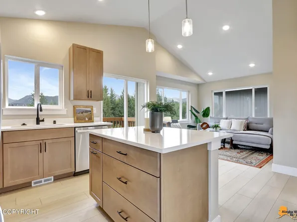 5951 Takotna Loop, Anchorage, AK 99504