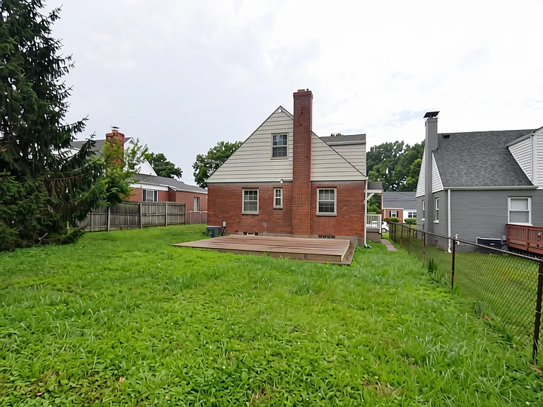 8412 Wicklow Ave — Photo 1
