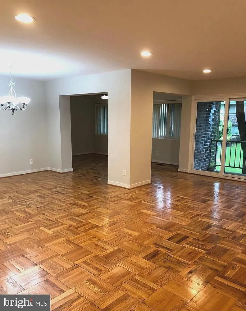 2 bed, 2.0 bath, 1402 sqft, $2,100 — Photo 3