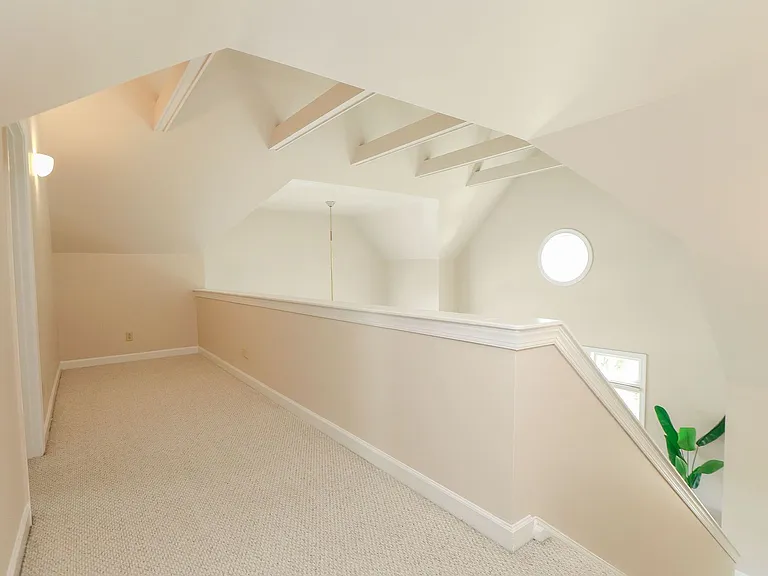 179 Herman Melville Ave — Photo 33