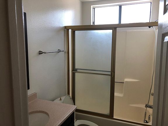 4th image of 2806 W Victory Blvd APT A