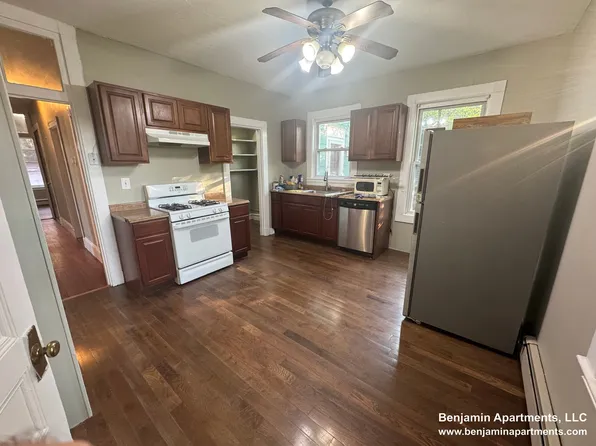 77 Walnut St, Brookline, MA