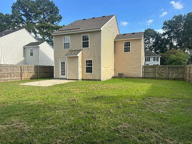 2416 Casey Ct — Photo 2