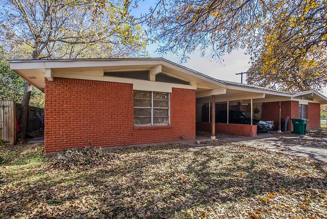 601 Rita — Photo 1